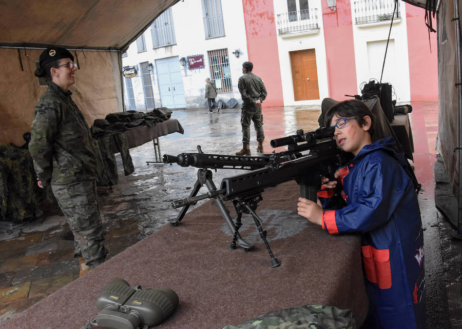 Ni la tormenta ni el fango amilanaron al millar de deportistas que midieron sus fuerzas en el VI Desafío San Fernando