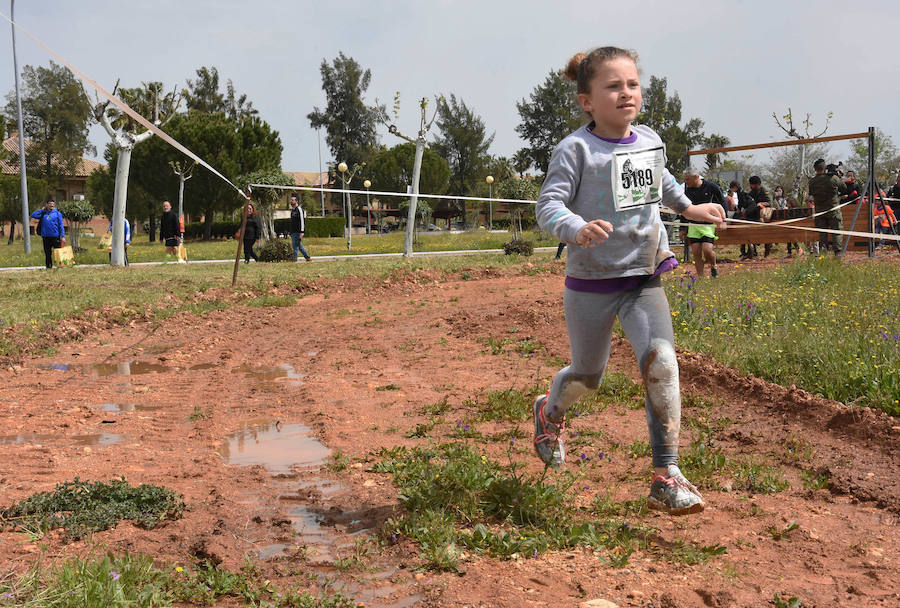 Ni la tormenta ni el fango amilanaron al millar de deportistas que midieron sus fuerzas en el VI Desafío San Fernando