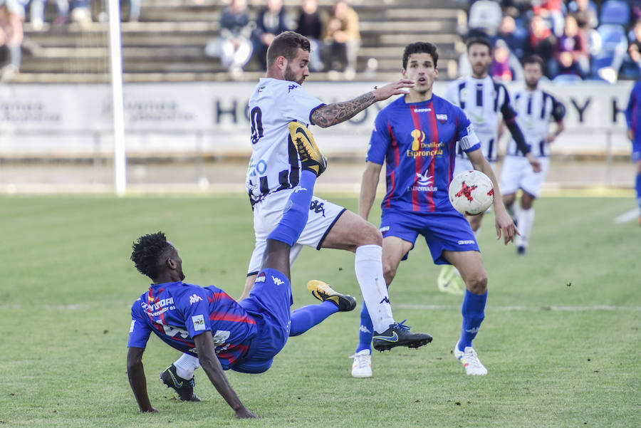  Los pacenses se agarran a la permanencia y agravan la crisis de un equipo azulgrana a la deriva y que sale de playoff