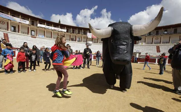 Imagen principal - La Escuela Taurina presume de cantera en la Era de los Mártires