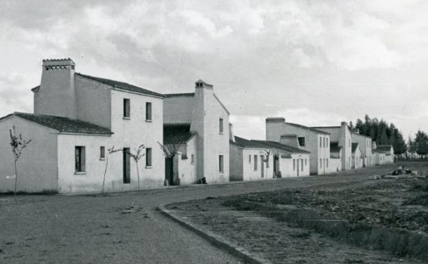 Casas de la ronda de Valdelacalzada:: Fototeca Provincial de Badajoz