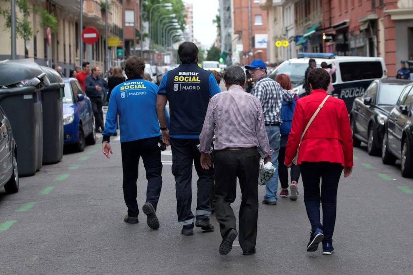 La familia del fallecido llega al lugar del suceso.