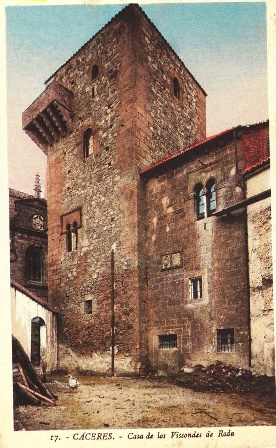 28-Postal número 17 de Roisin. La Casa de los Vizcondes de Roda, con la Torre de Sande. La imagen está tomada desde el patio de lo que ahora es restaurante.