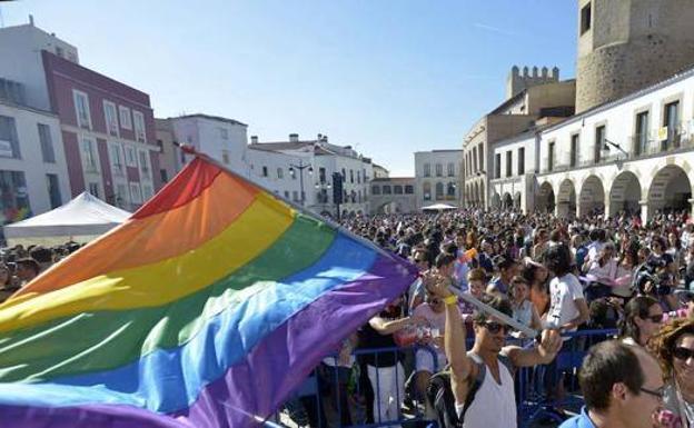 La celebración de Los Palomos en Badajoz cierra varias zonas de aparcamientos esta semana
