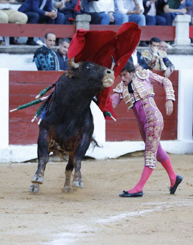 Festejo taurino de las Ferias de San fernando 2018, con Ponce, De Justo y Garrido.