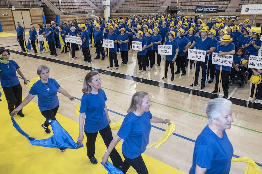 El complejo deportivo acogió ayer la clausura de la XXII Campaña de Atención al Mayor del Ayuntamiento