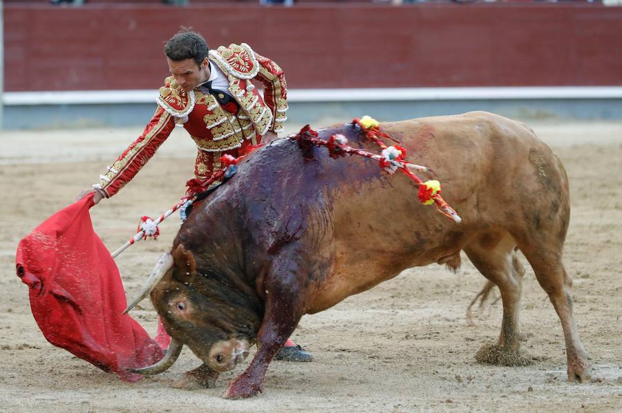 La corrida de la Beneficencia de Madrid también tuvo un trabajo retemplado de Miguel Ángel Perera 