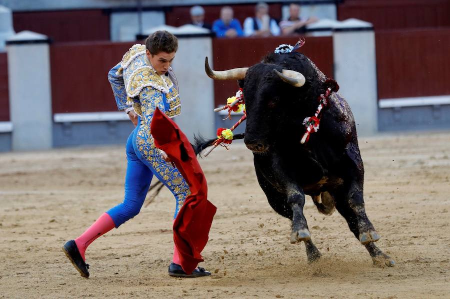 La corrida de la Beneficencia de Madrid también tuvo un trabajo retemplado de Miguel Ángel Perera 