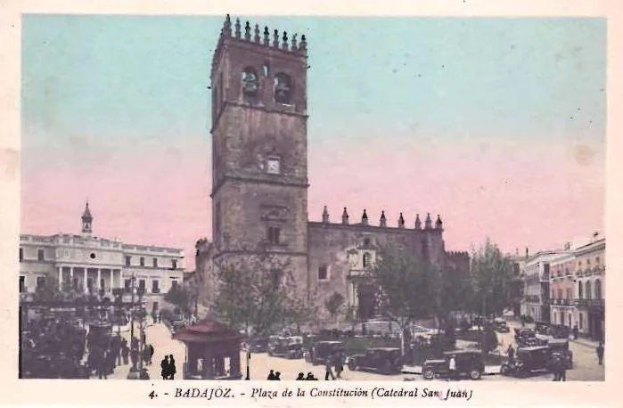 Postal de Badajoz de Roisin. La número 4, 'Plaza de la Constitución (catedral de San Juan).