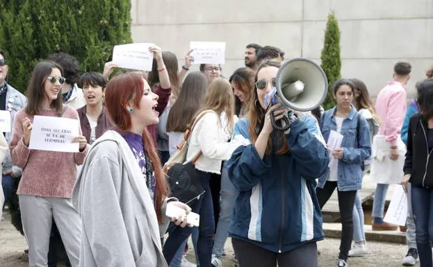 Protestas llevadas a cabo la semana pasada por los estudiantes contra la repetición de los exámenes.