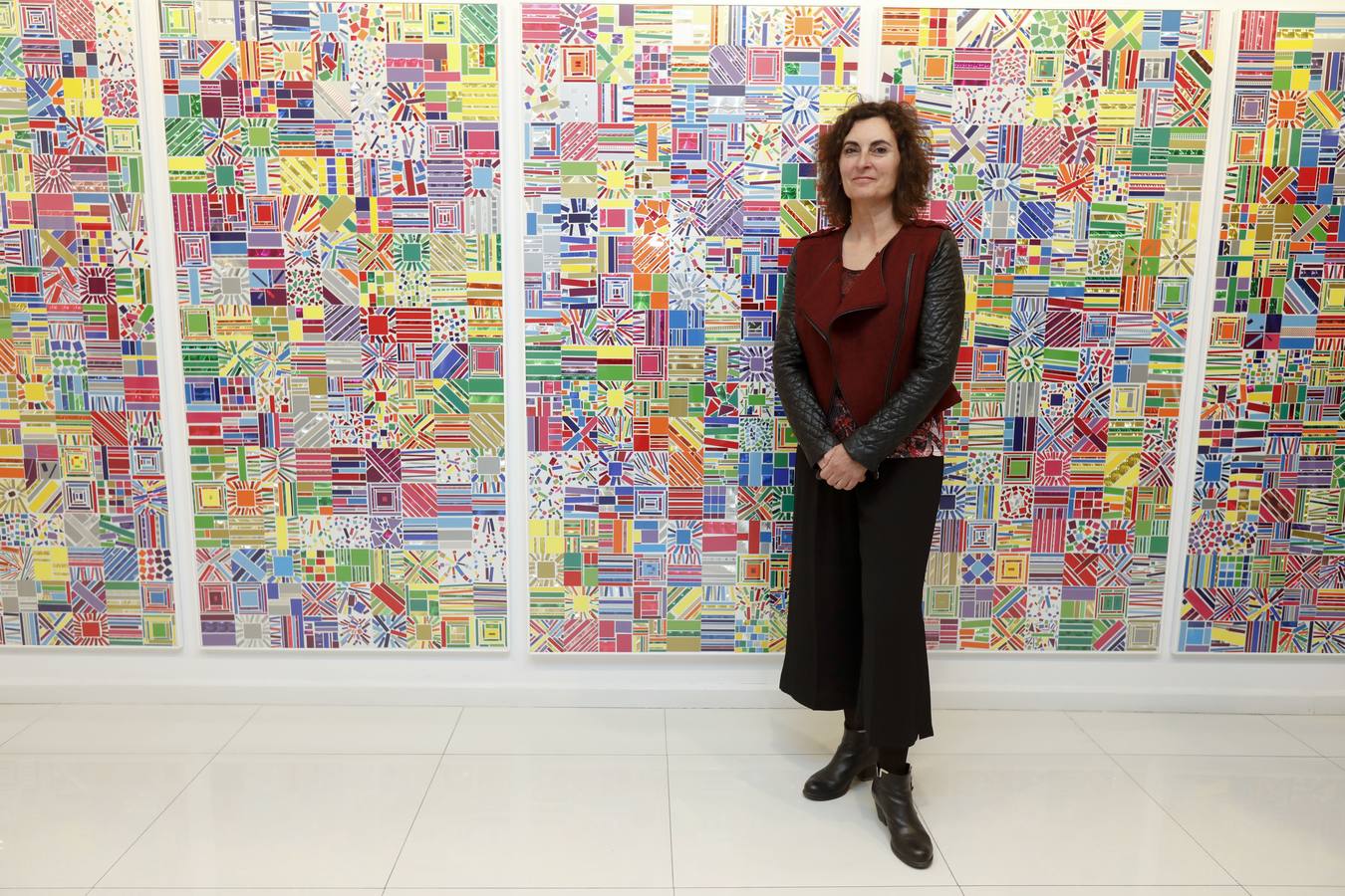 La sala de arte El Brocense, de la Diputación, en la calle San Antón, ofrece la exposición 'Abstracción y algo más', de la artista Arancha Goyeneche (Santander, 1967), licencia en Bellas Artes por la Universidad del País Vasco. Se podrá ver durante los meses de junio y julio