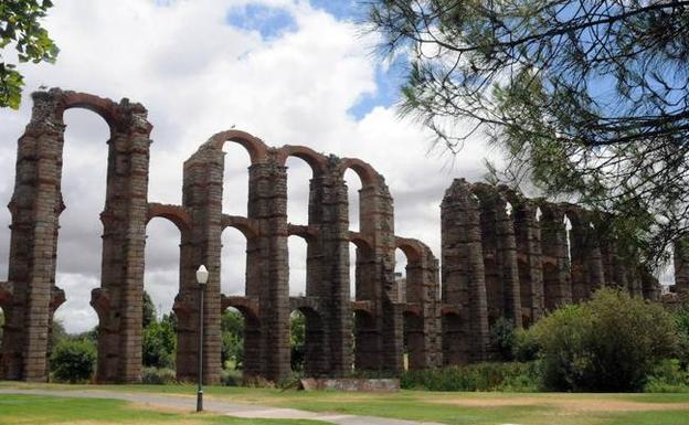 El acueducto de los Milagros de Mérida acoge el festival Gastrosensaciones