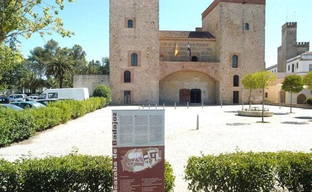 La Cívica pide al Ayuntamiento que ajardine el entorno del Museo Arqueológico de Badajoz