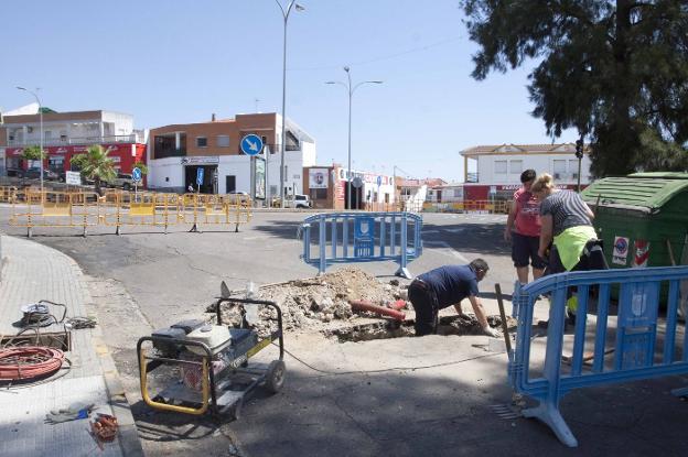 Trabajan para reparar los semáforos de Felipe VI en Mérida