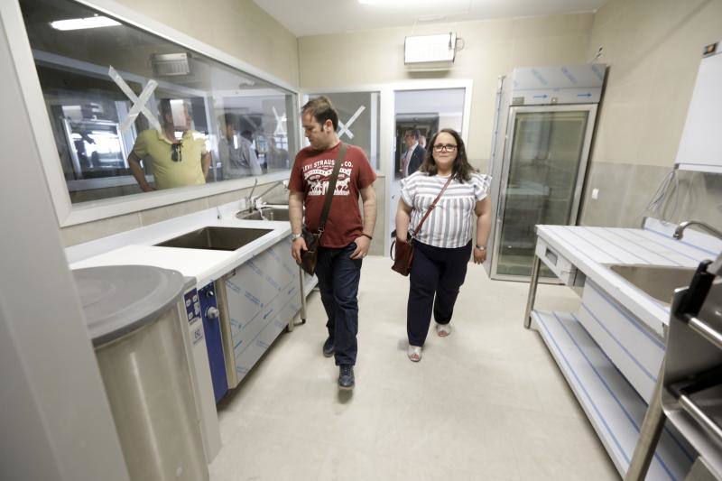 Los integrantes del Movimiento Vecinal por la Segunda Fase del Hospital realizaron ayer por la tarde una visita guiada a las nuevas instalaciones sanitarias que se levantan en El Cuartillo