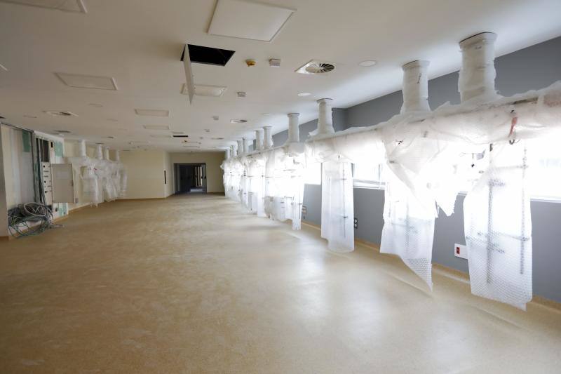 Los integrantes del Movimiento Vecinal por la Segunda Fase del Hospital realizaron ayer por la tarde una visita guiada a las nuevas instalaciones sanitarias que se levantan en El Cuartillo