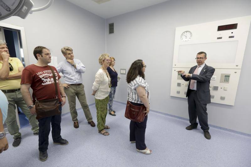 Los integrantes del Movimiento Vecinal por la Segunda Fase del Hospital realizaron ayer por la tarde una visita guiada a las nuevas instalaciones sanitarias que se levantan en El Cuartillo