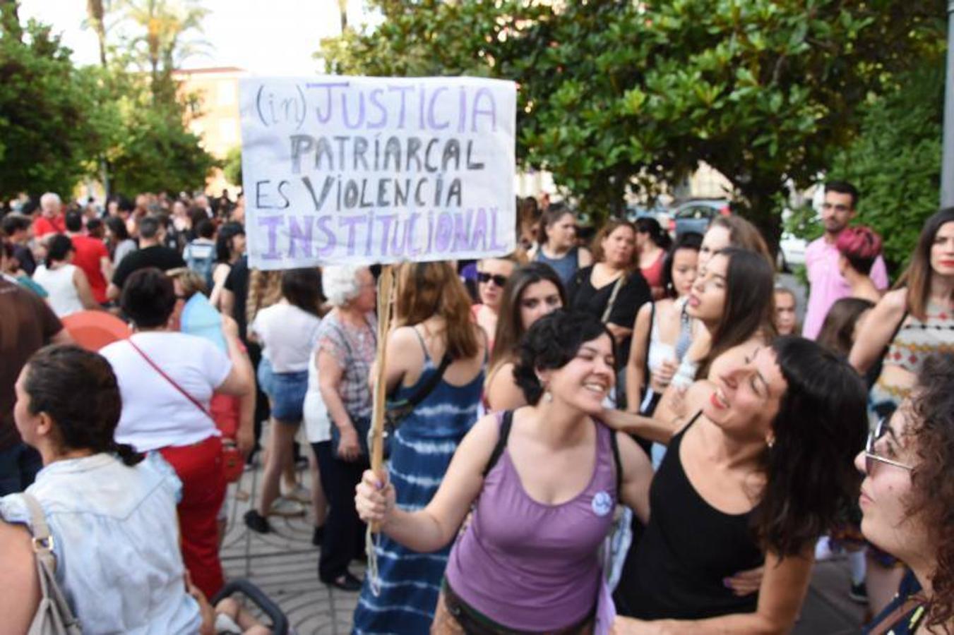 Concentración en Badajoz a las puertas de la Delegación del Gobierno de Extremadura
