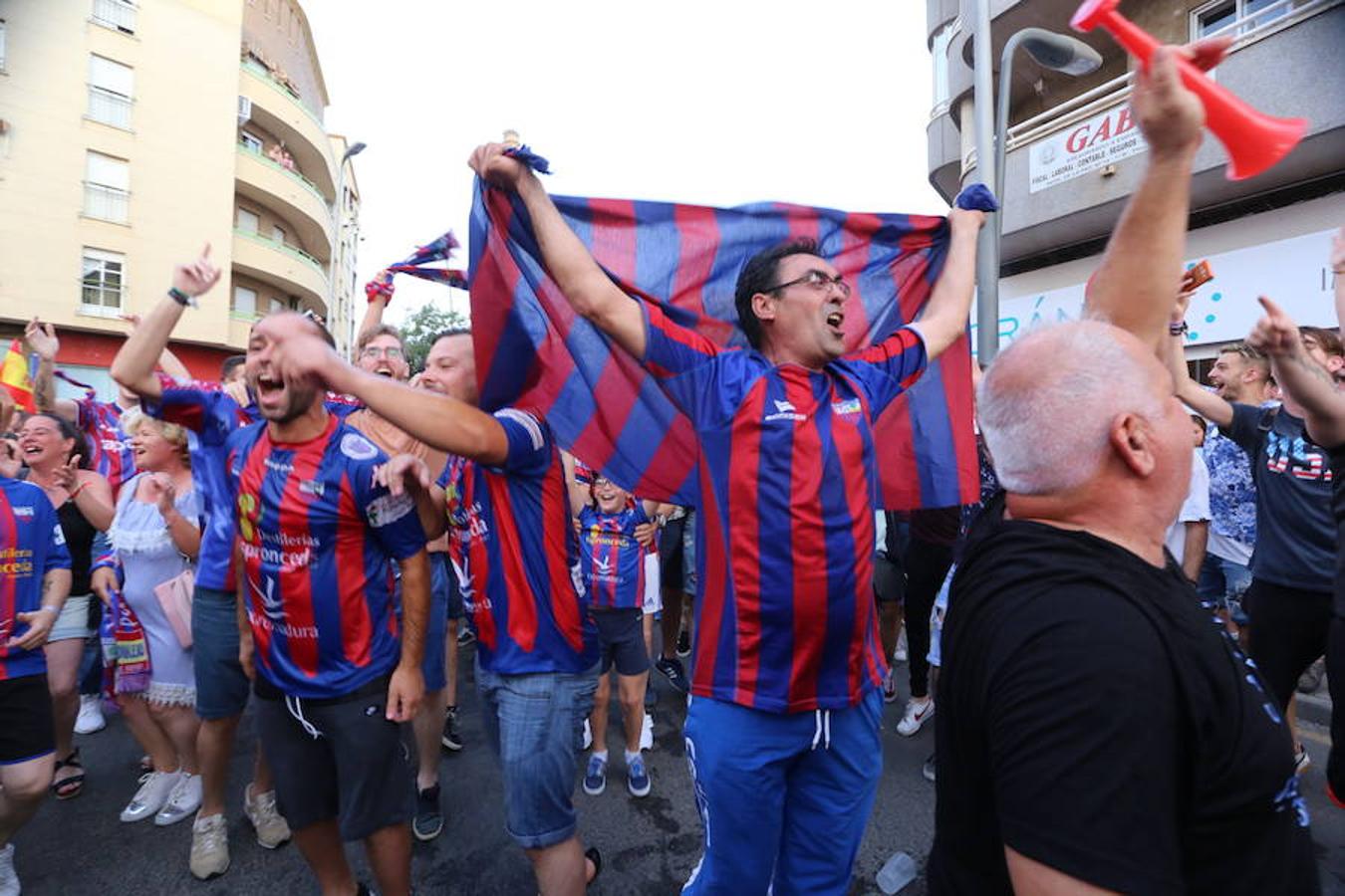 Fotos: Almendralejo celebra el ascenso del Extremadura