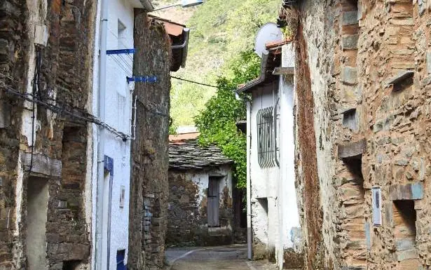 Calle de Riomalo de Arriba, en Las Hurdes Altas. :: E.R.