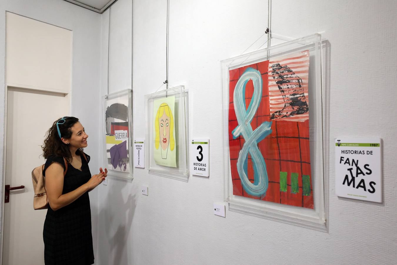 El centro cultural Santo Domingo de Fundación CB en Mérida acoge la muestra colectiva 'Pepe Carvalho', que compila obras de más de 40 artistas en homenaje a Manuel Vázquez Montalbán, que se puede visitar del 19 de junio al 20 de julio. La exposición hace un recorrido por los libros de la colección de Manuel Vázquez Montalbán; a cada artista se le facilitó un ejemplar de la serie y cada uno de ellos ha representado situaciones o sensaciones que el mismo le evocaba. Las obras han sido realizadas sobre papel, en homenaje al propio papel del libro. Son más de 40 artistas contemporáneos los que participan en esta exposición, entre ellos algunos de los más representativos del arte visual, como Plensa, Uslé, Arroyo, Feito, Leiro, Ballester, Ciria, Moix, Broto, Genovés o Lamas.