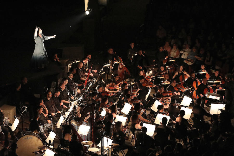 La cantaora Sandra Carrasco se suma para dar brillo al notable montaje de Antonio Ruz para el arranque del Festival de Mérida