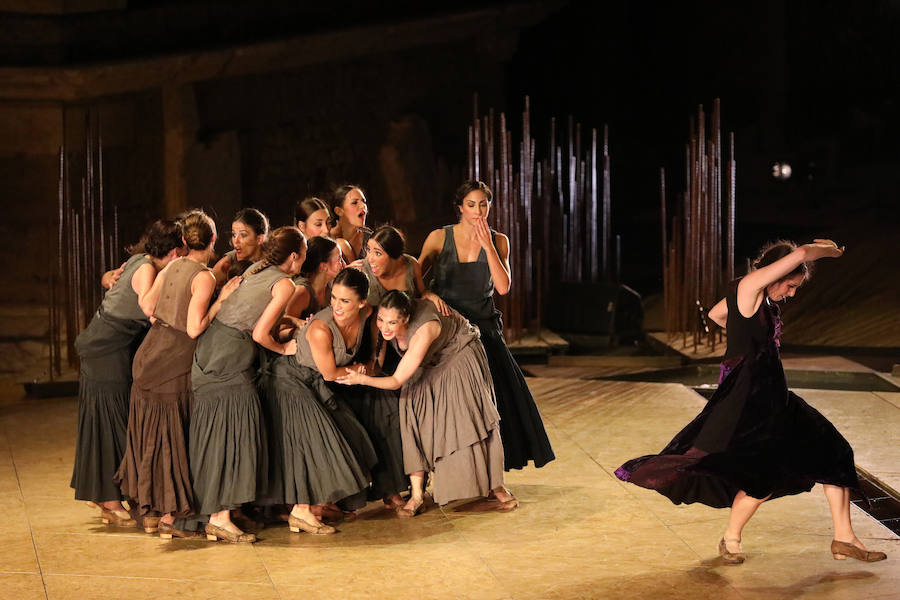 La cantaora Sandra Carrasco se suma para dar brillo al notable montaje de Antonio Ruz para el arranque del Festival de Mérida