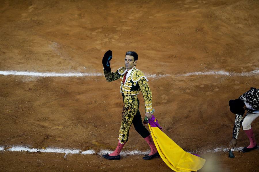 Dos faenas bellísimas del torero de Galapagar, exquisito con el capote, y tarde desatada de Miguel Ángel, que provoca el indulto de un nobilísimo toro de Jnadilla en Algeciras