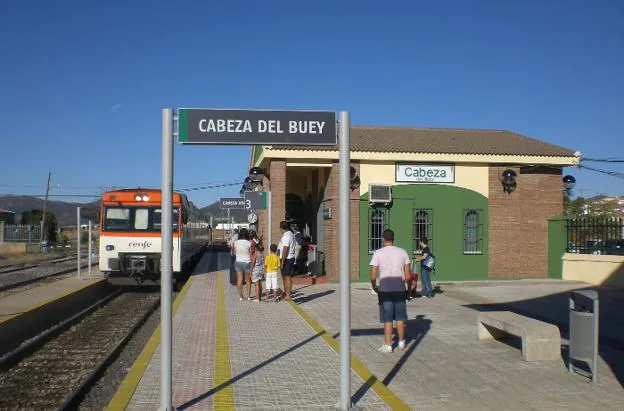 Imagen de la estación de tren de Cabeza del Buey. :: hoy