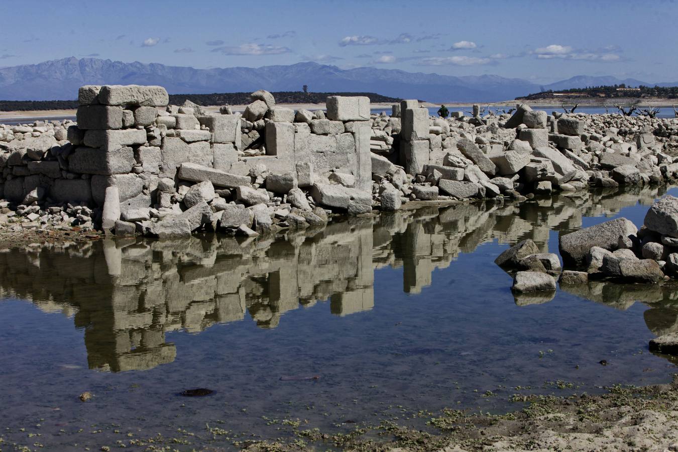 25-Año 2017. En el pueblo han quedado restos romanos.