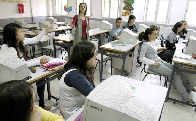 PIDE reclama equiparar los salarios de los docentes extremeños con los de otras regiones