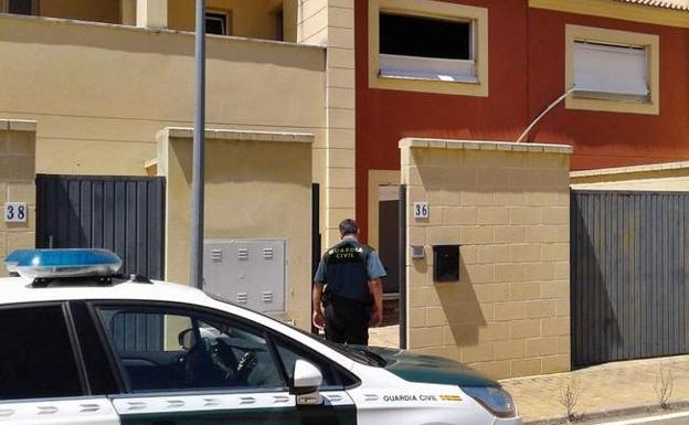 Detenidos dos vecinos de Talavera la Real por desvalijar 19 viviendas sin estrenar