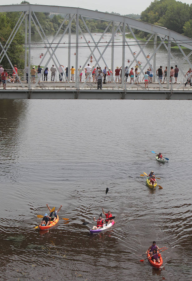 Recorrieron casi 19 kilómetros  entre el puente de la Macarrona de Riolobos y el de Hierro de Coria