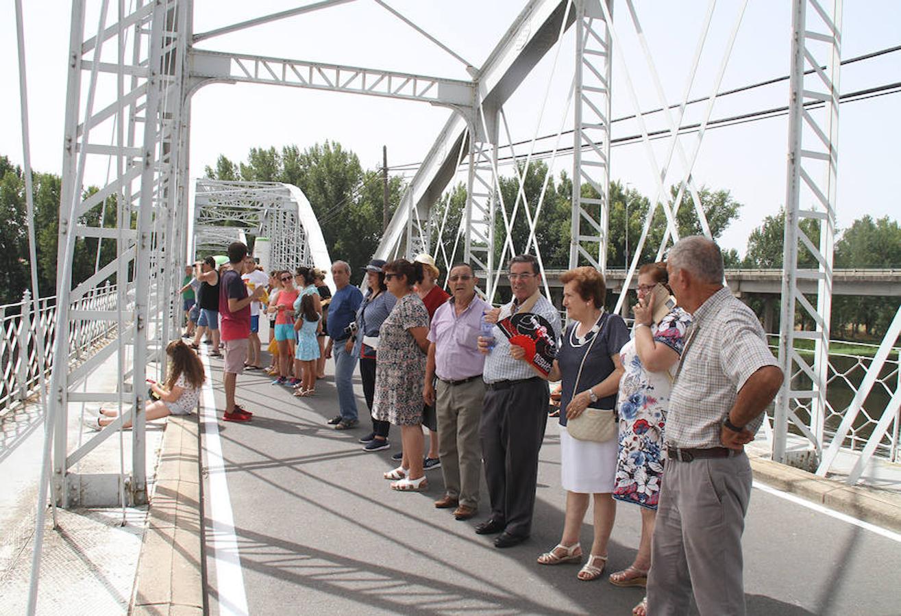 Recorrieron casi 19 kilómetros  entre el puente de la Macarrona de Riolobos y el de Hierro de Coria