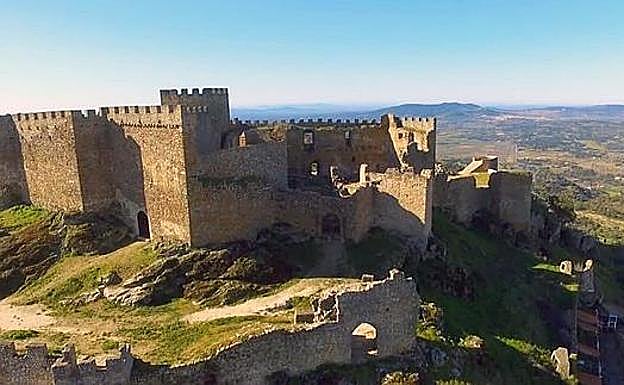 Vistas del castillo de Montánchez:: HOY