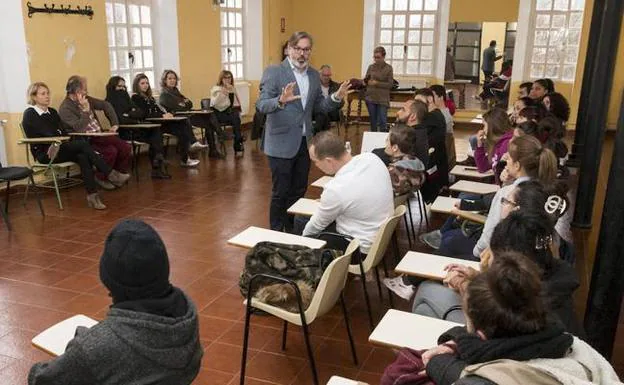 Pizarro, con los alumnos de las escuelas profesionales