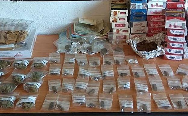 Droga intervenida por la Guardia Civil del puesto de Zorita.:HOY