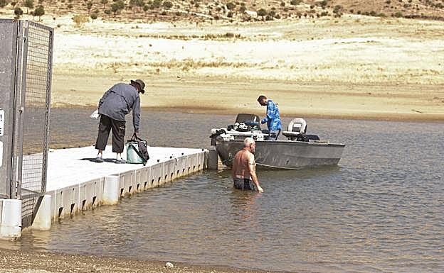 Imagen principal - De París a Badajoz para pescar lucios