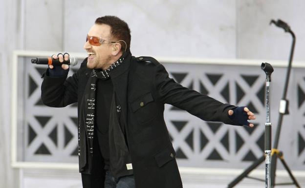 Bono pierde la voz en pleno concierto de U2 en Berlín