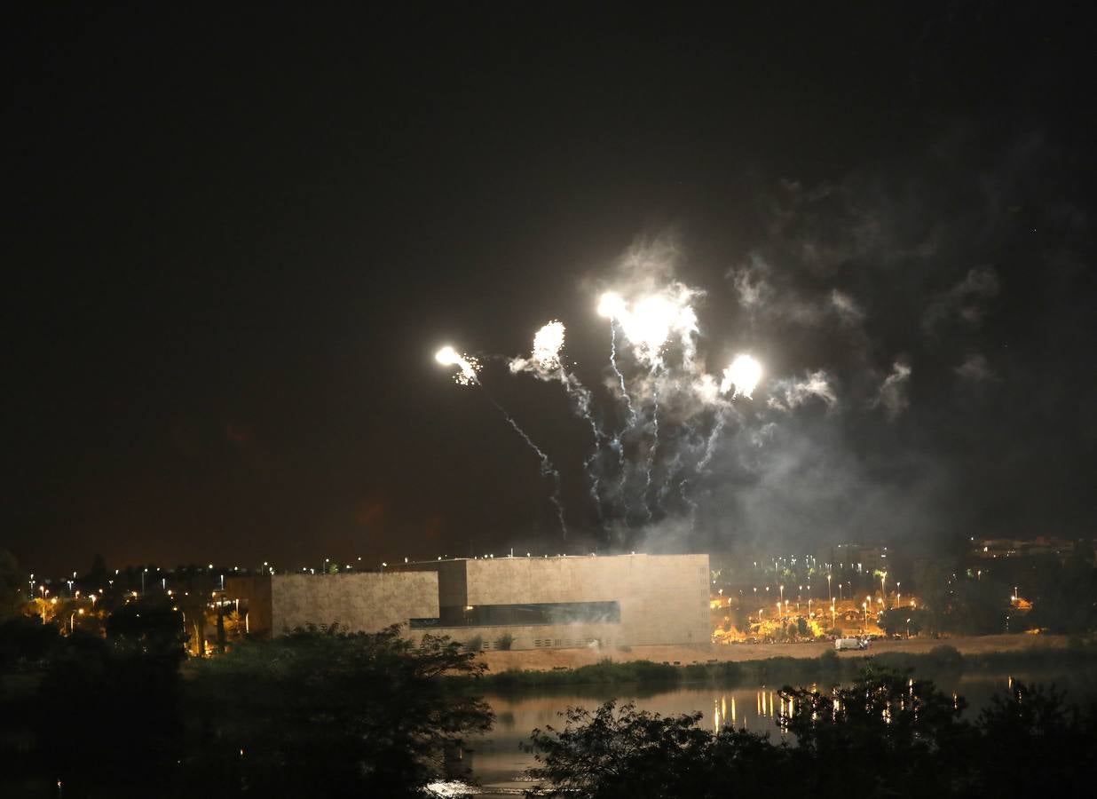Con el tradicional espectáculo de fuegos artificiales finalizó la Feria de Mérida