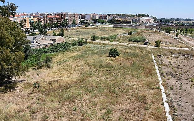 La piscina se ubicará junto al parque del río y el pabellón Juancho Pérez. :: HOY