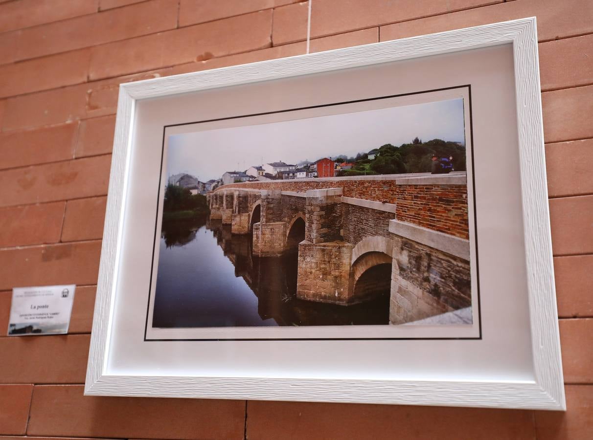 En el centro cultural Alcazaba de Mérida se puede visitar la exposición CAMINHO, del fotógrafo emeritense Francisco Javier Rodríguez. Es una colección 26 fotografías del Camino de Santiago, rutas y caminos. Hasta el 10 de septiembre se podrá disfrutar