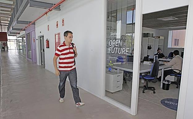 Despachos en el edificio Garaje 2.0.