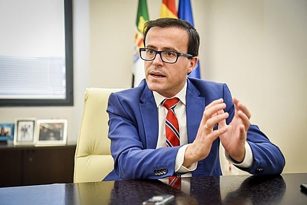 Miguel Ángel Gallardo, durante la entrevista con HOY. :: JOSÉ VICENTE ARNELAS