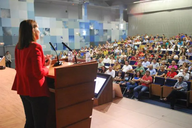 Presentación de la tesis sobre las sociedades locales. :: FEDEXCAZA