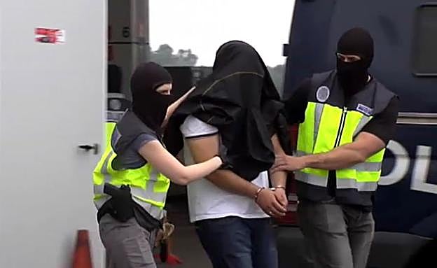 La Policía Nacional detiene a un hombre de 21 años por su presunta pertenencia a la organización terrorista Dáesh