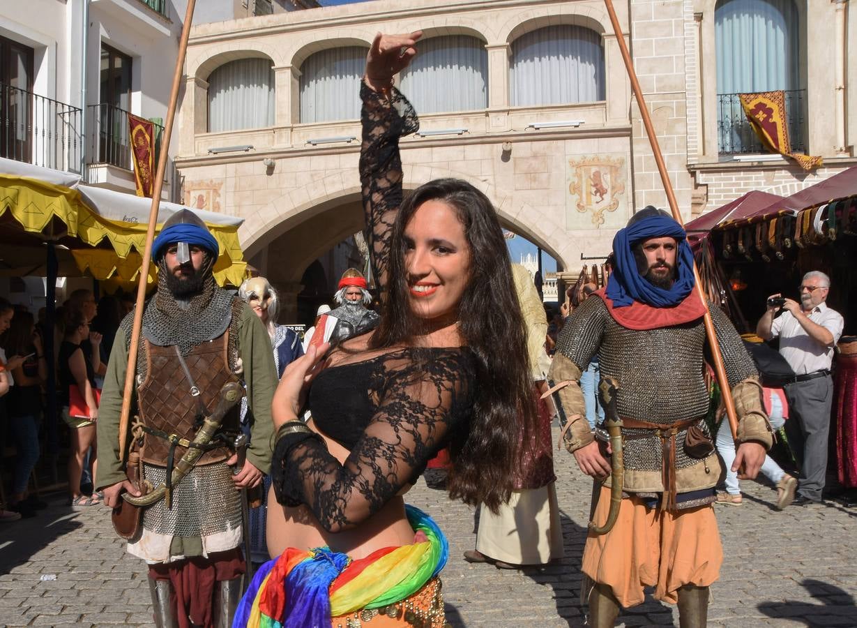 Los máximos responsables del Ayuntamiento de Badajoz, Francisco Javier Fragoso, y de la Cámara Municipal de Marvao (Portugal), Luis Vitorino, han coincidido en destacar el papel que tiene «Almossassa» en el fortalecimiento de las relaciones transfronterizas y culturales entre Extremadura y Portugal.