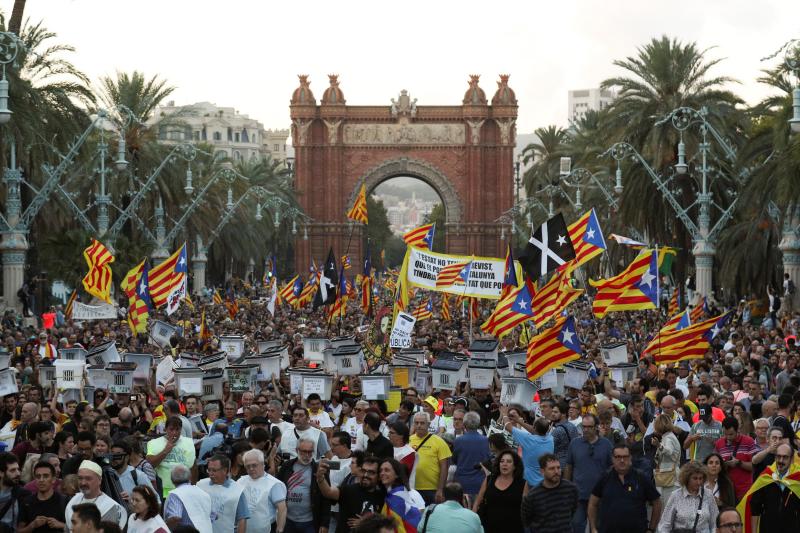 180.000 personas han acudido a la manifestación de Barcelona para conmemorar el primer aniversario del 1-O, según la Guardia Urbana