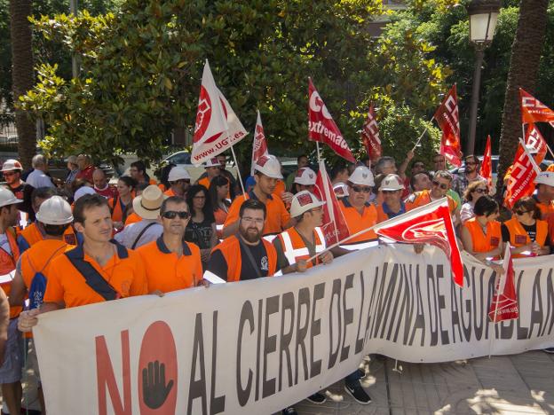 Manifestación de protesta celebrada en junio de 2016 por el cierre de Aguablanca. :: hoy