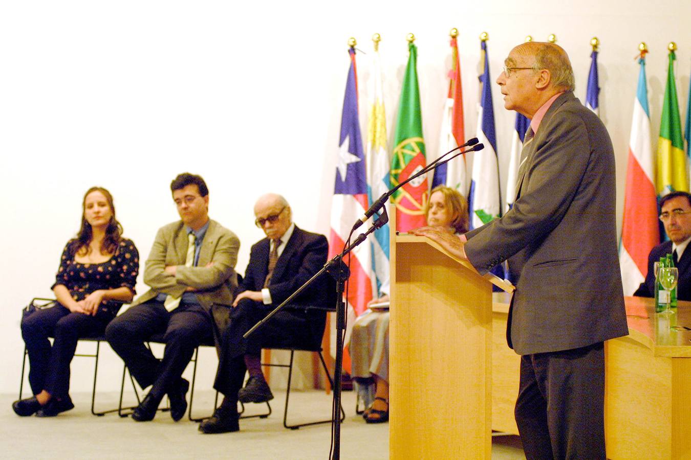 Año 2002, en Badajoz, en la entrega de los Premios Extremadura a la Creación.